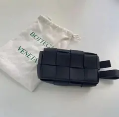 ボッテガヴェネタ ベルトカセットボディ バッグブラック 美品のサムネイル