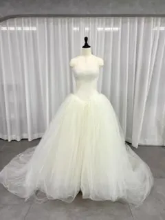 ＊WHITE by VERA WANG＊　プリンセスライン　ウェディングドレスのサムネイル