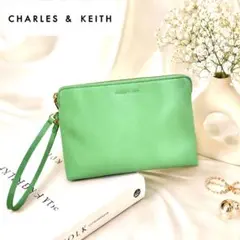 CHARLES & KEITH ポーチ グリーン リストレット付のサムネイル
