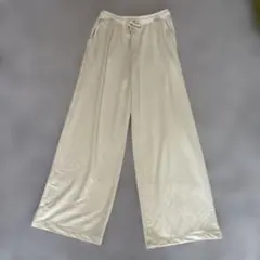 ユニクロ　ベージュ ワイドパンツ ウエストゴム