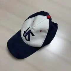 つばクロ　ベースボールキャップ ネイビー ホワイト ロゴ刺繍のサムネイル