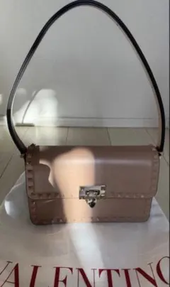 VALENTINO ミディアムサイズ　ピンクのサムネイル