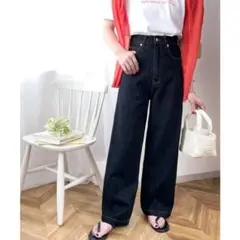 Classical Elf 美シルエット。ハイウエストワイドデニムパンツ