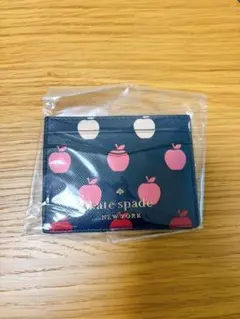 kate spade リンゴ柄 パスケース