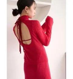 【snidel】赤いタートルネックバックオープンセーター