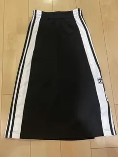 adidas アディブレイク サイドボタン タイトスカート 黒のサムネイル