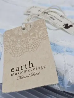 【新品 未使用】earth music&ecology レース ワンピ 背中注意のサムネイル