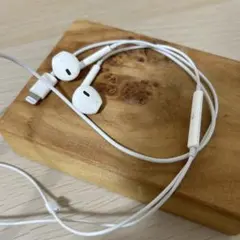 iPhone Lightning接続 イヤフォン ホワイト　純正