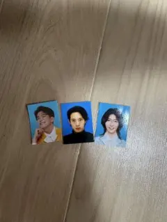 モナキ 3人照明写真