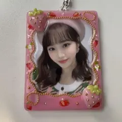 トレカキーホルダー　韓国　トレカ　レジン　デコ　硬質　ケース　トレカケース　苺p