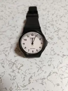 CASIO MQ-24-7BLLJH ブラック腕時計のサムネイル