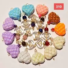 310♡天然石入りパン生地ハートチャームコネクター