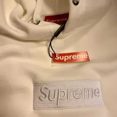 【新品未使用】Supreme シュプリーム パーカー ボックスロゴ ホワイトのサムネイル