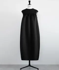 新品同様　ワンピース　黒のページです。