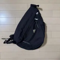 adidas スリングバッグ 黒