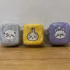 ちいかわ　カラビナ　スクエア　ポーチ　うさぎ　ラッコ　モモンガ