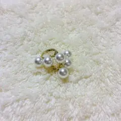 【値下げ】3連パールピアス パール装飾のホワイトピアス