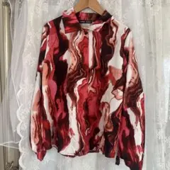 赤と白の抽象模様 長袖シャツ