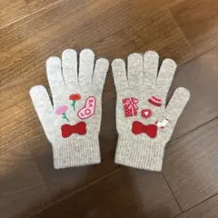 グレーのウール混紡手袋 ハート刺繍