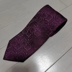 エルメネジルド・ゼニア イタリア製 パターン入り ワインレッド シルク ネクタイ