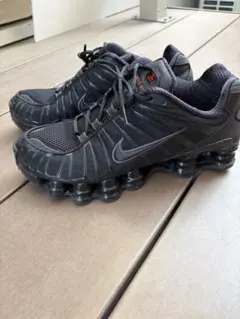 Nike Shox ブラック スニーカー