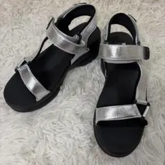 極美品✨NO NAME　シルバー　厚底ストラップサンダル　38のサムネイル