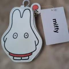 しまむら　ダイカットコインケース　おばけミッフィー