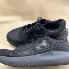 UNDER ARMOUR CHARGED スニーカー ブラック