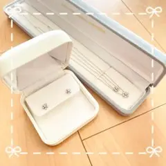 MJC ホワイトゴールド　K18WG ネックレス　ピアスのサムネイル