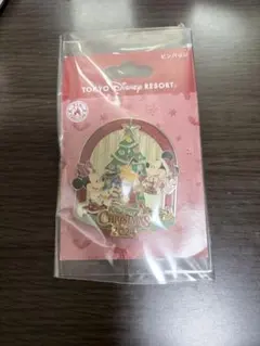 ディズニー　クリスマス2024 ピンバッジ　ミニー　ミッキーのサムネイル