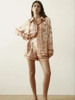 H&M プリントリヨセルシャツ 完売品のサムネイル