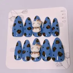 ヒョウ柄ハローキティネイルチップ