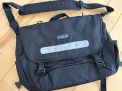 patagonia メッセンジャーバッグ ブラックのサムネイル