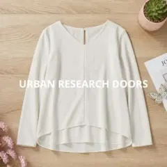 URBAN RESEARCH Vネック 長袖ブラウス ホワイトのサムネイル
