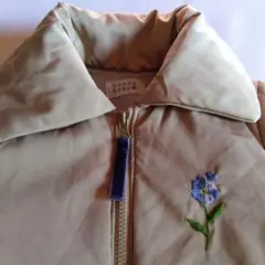 hakkababy✤90サイズ未使用✤ベージュ 中綿ジャケット 花刺繍