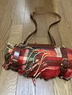 ショルダー収納ホルダー付きレッド チェック柄 マフラーストール・ショール