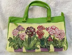 Ishino ビーズ刺繍バッグ　新品　ポケット多　小傷あり
