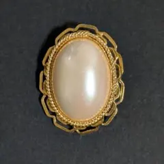 ゴールド オーバル型ブローチ パール風