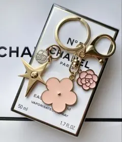 CHANEL_2025 ホリデー 彗星チャーム _キーホルダー⭐︎フラワー〈新品〉
