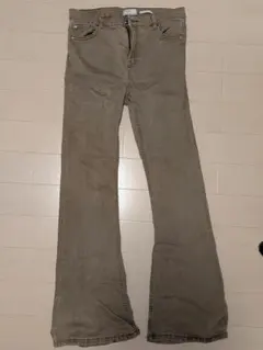 Bershka フレアデニムパンツ ブラウン