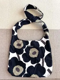 マリメッコ ウニッコ柄　ショルダーバッグ