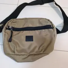 カーキ ナイロン ショルダーバッグ