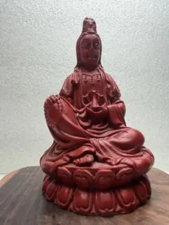 전통 스타일의 연꽃 붉은 관음 보살 동상 주 “관인”이 판매 중입니다!중국 전통 예술과 공예