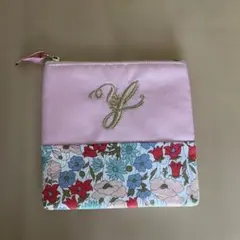 新品未使用⭐︎LIBERTY 花柄ポーチのサムネイル