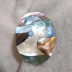 ブローチ　（貝殻） シェル