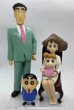 クレヨンしんちゃん 野原家フィギュア 家族写真　 アクリル台座付き