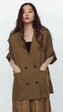 新品タグ付　ADAM ET ROPÉ FEMME ショートスリーブシャツJKのサムネイル