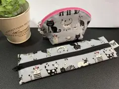 ハンドメイド　ペンケース　ちっちゃいポーチ　ネコ柄　2個セット