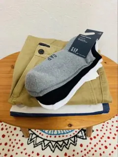 GAP【ショートパンツ2着・靴下3足】＊新品＊のサムネイル