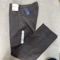 UNIQLO ストレッチフアインクロスノータックパンツ　タグ付き